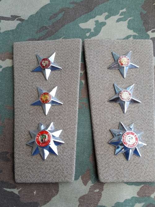 Perfect Set Of 2 South Africa Army Colonel Step Out Shoulder Ranks