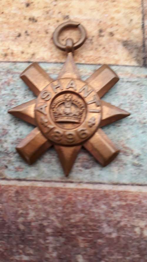 Scares Ashanti Star Medal From The Queen Issue To Sergant Enslie 9309 Scotich Guard