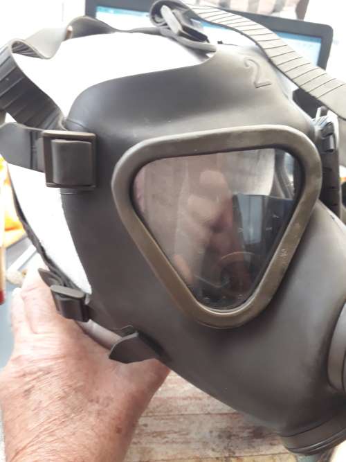 Special Forces German Army Gas Mask /Burn Kit Complete This Is A Must Have