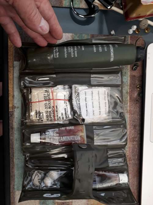 Special Forces German Army Gas Mask /Burn Kit Complete This Is A Must Have