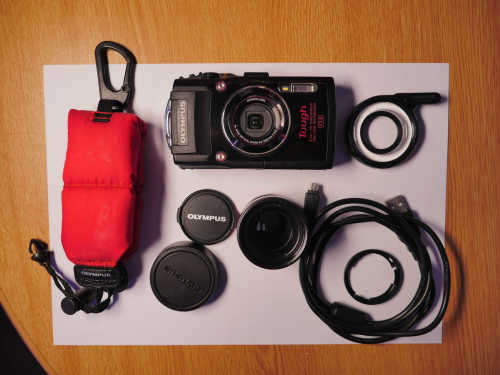 OLYMPUS TG-4 TOUGH with Extras