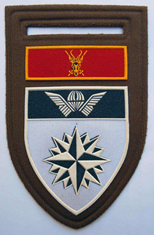 Recce - 5 Recce - Tupperware Shoulder Flash (2nd Issue With Upper Bar - No Pin)