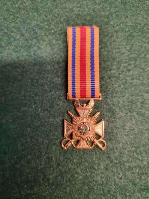 SAPS Police Gold Bravery miniature medal