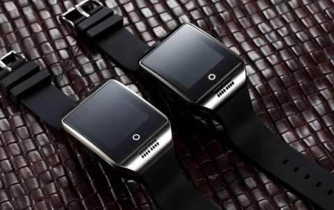 Q18 Smart Watch Bluetooth and Single SIM Phone with Camera