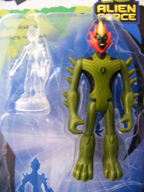 SWAMPFIRE FIGURINE - BEN 10 COLLECTION