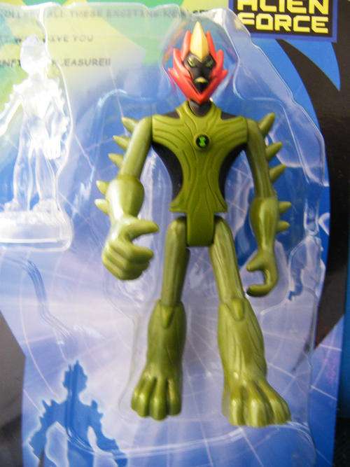 SWAMPFIRE ACTION FIGURE - BEN 10 COLLECTION - COLLECT THEM ALL