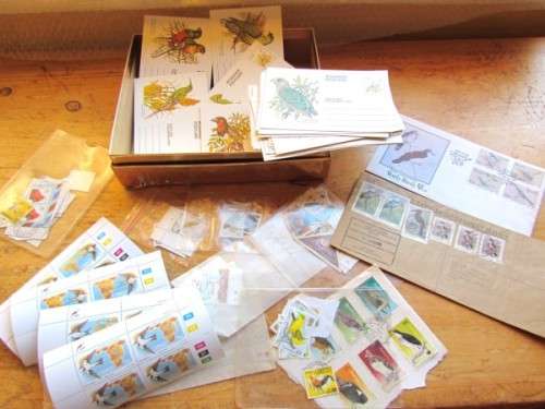 Box of Bird Stamps VFine Mint & used +++@ R1 START @ See pics