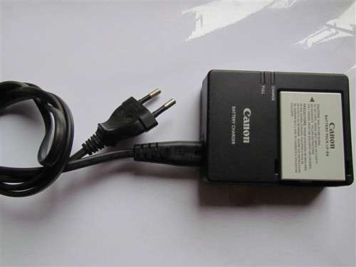 Original Canon 600D Charger + Battery - Selling as Camera Stolen - 1 bid for both Genuine Canon