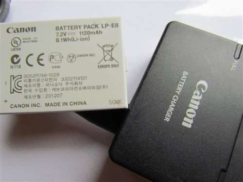 Original Canon 600D Charger + Battery - Selling as Camera Stolen - 1 bid for both Genuine Canon