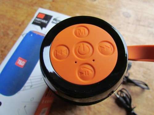 BLUE TOOTH SPEAKER - STRONG OUTDOORS , LOUD & POWERFUL , QUALITY