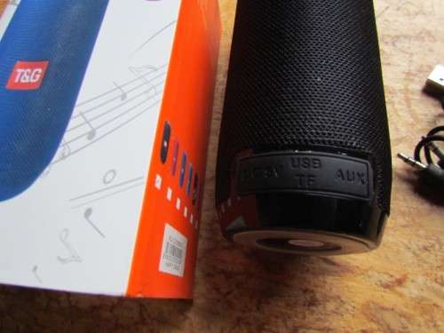 BLUE TOOTH SPEAKER - STRONG OUTDOORS , LOUD & POWERFUL , QUALITY