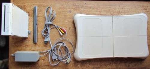 Wii Power Supply + Wii Fit Board + Eye +++***CONSOLE NOT WORKING *** PARTS ONLY