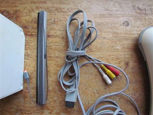 Wii Power Supply + Wii Fit Board + Eye +++***CONSOLE NOT WORKING *** PARTS ONLY
