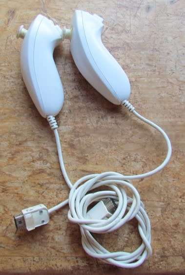 Wii Nintendo Controllers x 2 *** 1 bid for both**