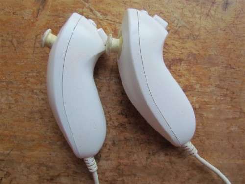 Wii Nintendo Controllers x 2 *** 1 bid for both**