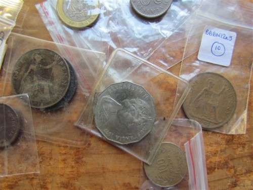 ***R1 START** WORLD LOT OF COINS - 1 BID FOR THE LOT - SEE PICS
