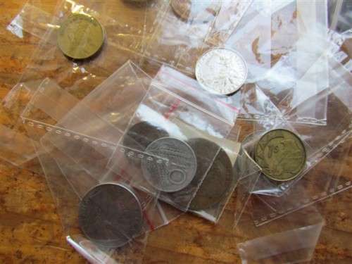 ***R1 START** WORLD LOT OF COINS - 1 BID FOR THE LOT - SEE PICS