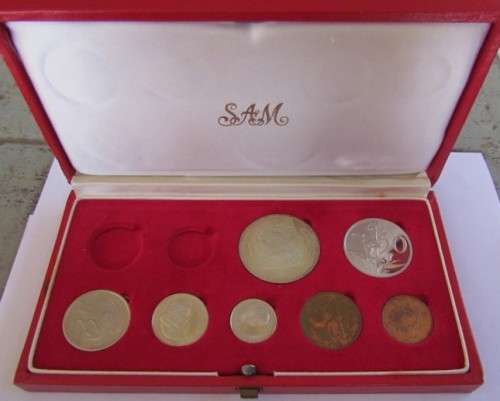 1969 SILVER COINS PROOF R1 PROOF SET - BOX DAMAGED BUT PROOF