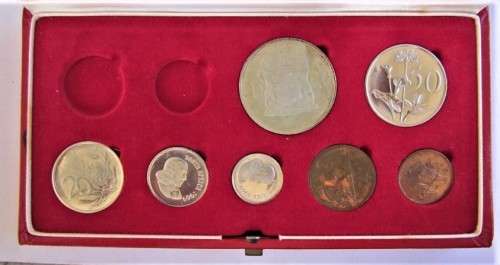 1969 SILVER COINS PROOF R1 PROOF SET - BOX DAMAGED BUT PROOF