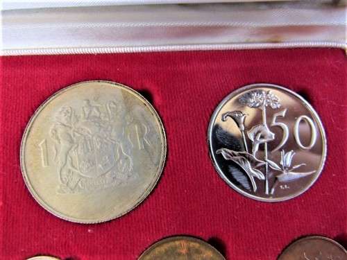 1969 SILVER COINS PROOF R1 PROOF SET - BOX DAMAGED BUT PROOF