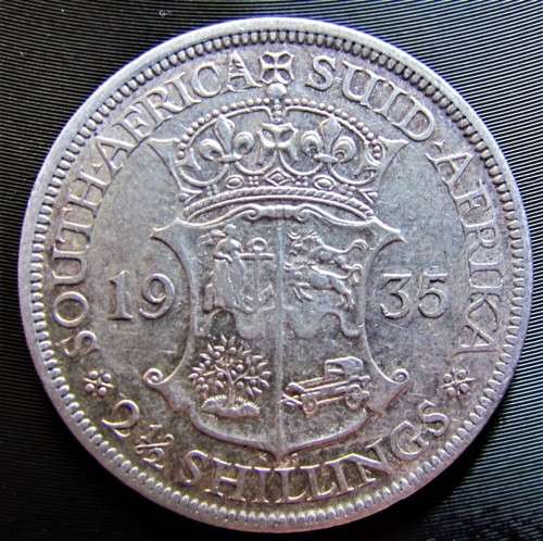 1935 2/6 HALFCROWN *LOW MINTAGE SCARCE* 80% SILVER * R1 START *