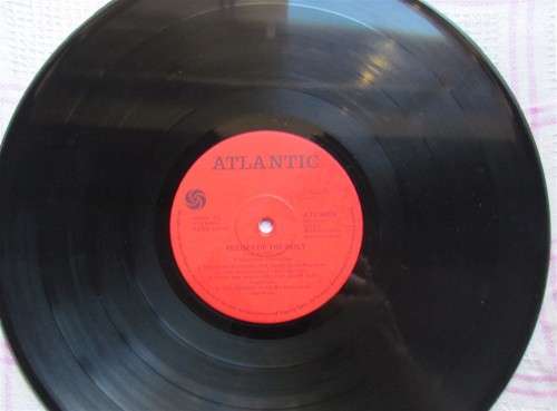 LED ZEPPELIN - VINTAGE HOUSES OF THE HOLY **SCARCE WITH WHITE CENSOR BAND**