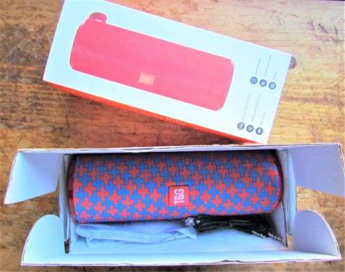 BLUE TOOTH SPEAKER - NEW,LARGE ,POWERFUL,LOUD - LOW START