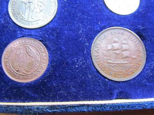 1954 UNCIRCULATED SET - COMPLETE SET WITH SCARCE CROWN