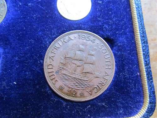 1954 UNCIRCULATED SET - COMPLETE SET WITH SCARCE CROWN