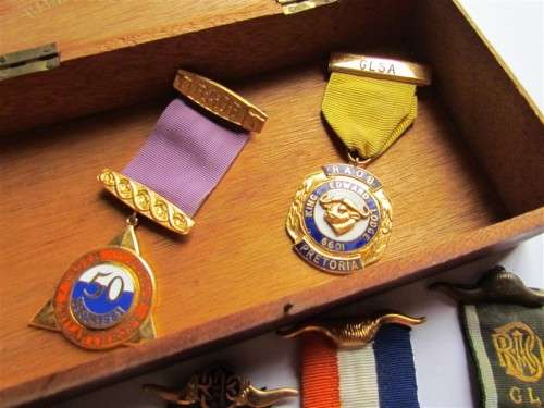 8 x Freemason Masonic Lodge Medals in old Cigar Box @@CRAZY R1 START@@