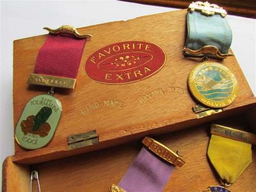 8 x Freemason Masonic Lodge Medals in old Cigar Box @@CRAZY R1 START@@