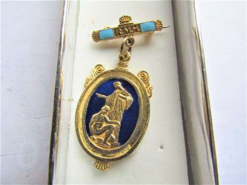 $$CRAZY R1 START$$ 2 X Medals in a Box -Masonic Jewel + 1937-38 Medal -1 Bid for both