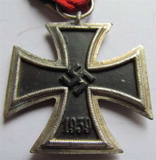 Germany 1939 WWII Iron Cross Medal  - Probable/Possible Forgery ??? Please check - I do not know