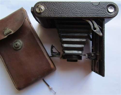 VINTAGE KODAK ANTIQUE CAMERA