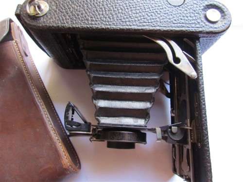 VINTAGE KODAK ANTIQUE CAMERA