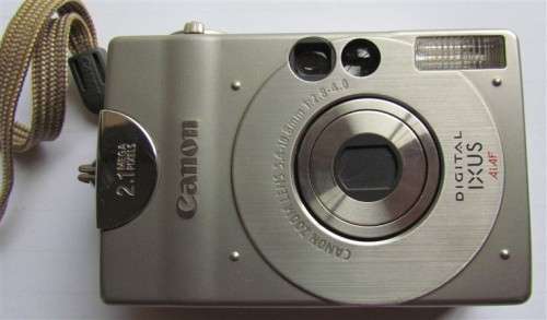 CANON METASL DIGITAL IXUS - UNTESTED - NO BATTERY