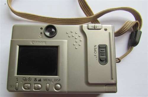 CANON METASL DIGITAL IXUS - UNTESTED - NO BATTERY
