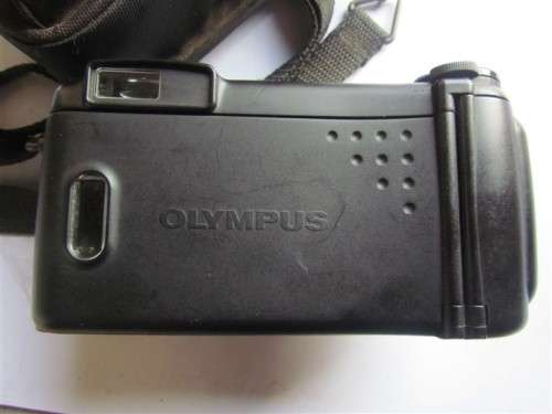 OLYMPUS SUPERZOOM 800 FILM CAMERA - UNTESTED - DO NOT KNOW IF WORKING - SOLD AS IS