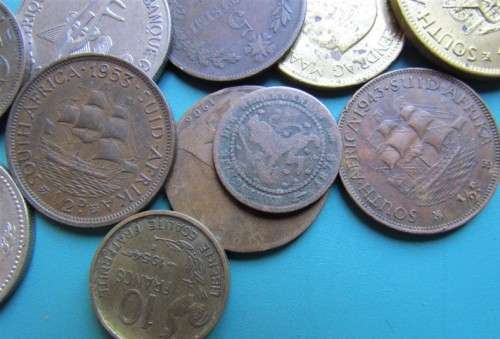 Assorted World Coins in a Tin - Check as some good coins in this Lot