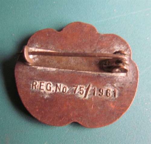 1961 Herdenking Republiek of South Africa Yellow & Blue Enamel metal badge