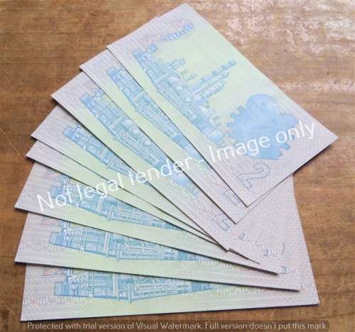 8 x Consecutive Even De Kock B Series R2 Notes - Rust Spot on 1 note