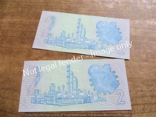 2 x Consecutive Even De Kock B Series R2 Notes - Rust Spots