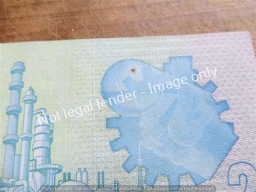 2 x Consecutive Even De Kock B Series R2 Notes - Rust Spots