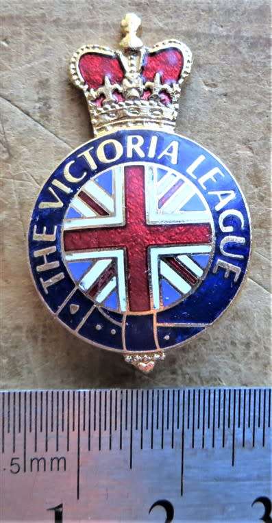 Vintage The Victoria League Enamelled Badge - Excellent Condition Original Pouch