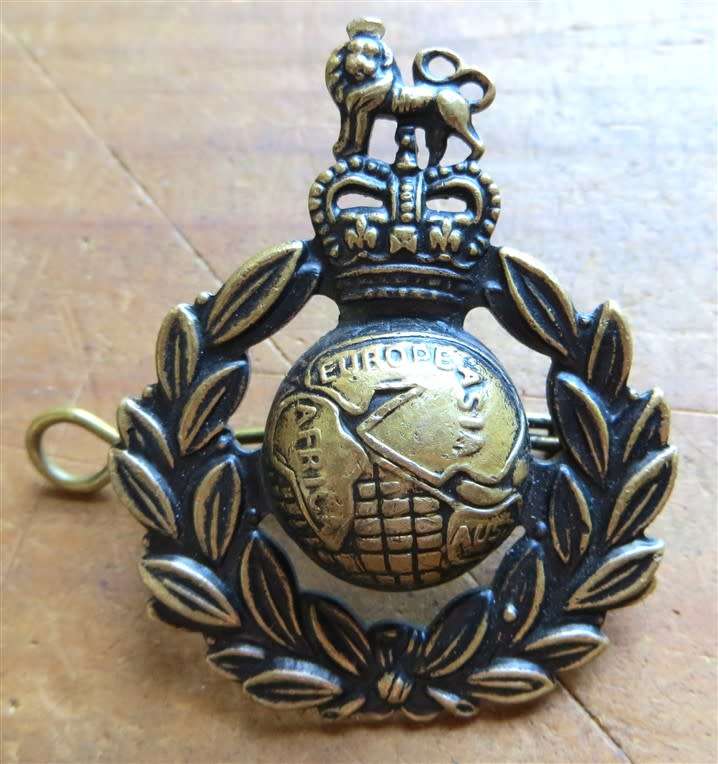 Royal Marines Commando brass cap badge - all intact