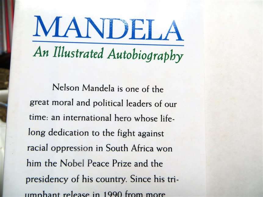 Mandela - An illustrated Biography 1st Edition