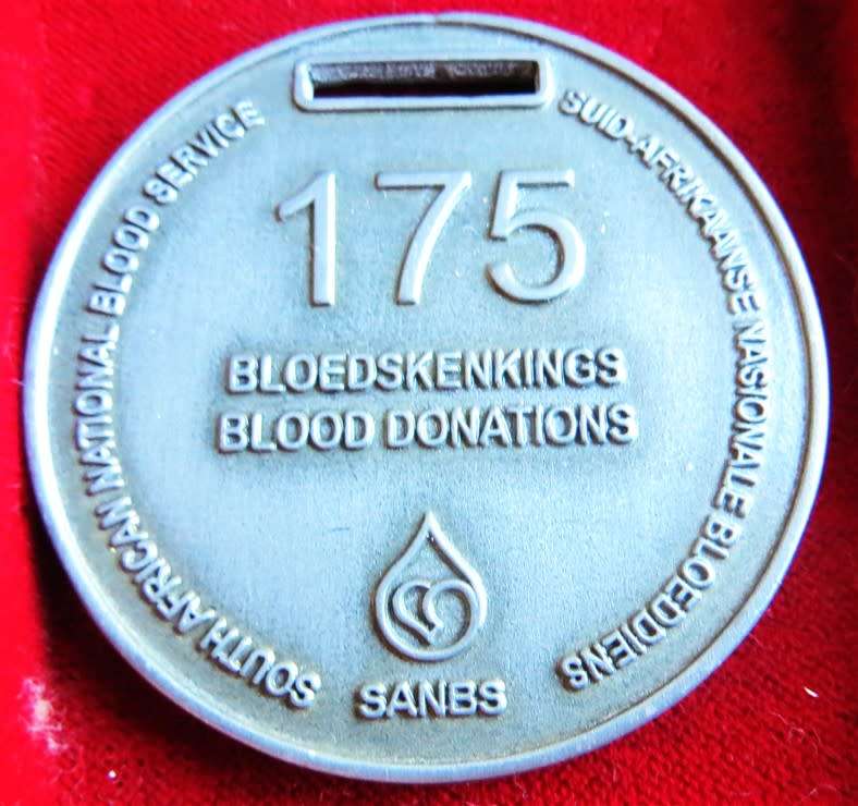 175 Blood Donors Medallion in Box -  Large Medallion