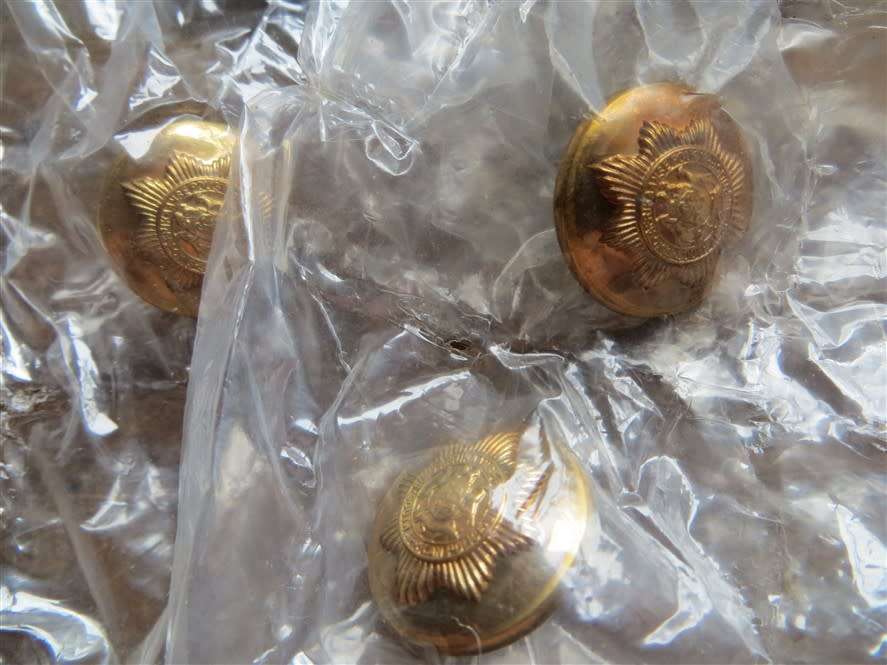 Button rings & Buttons lot - 1 Bid