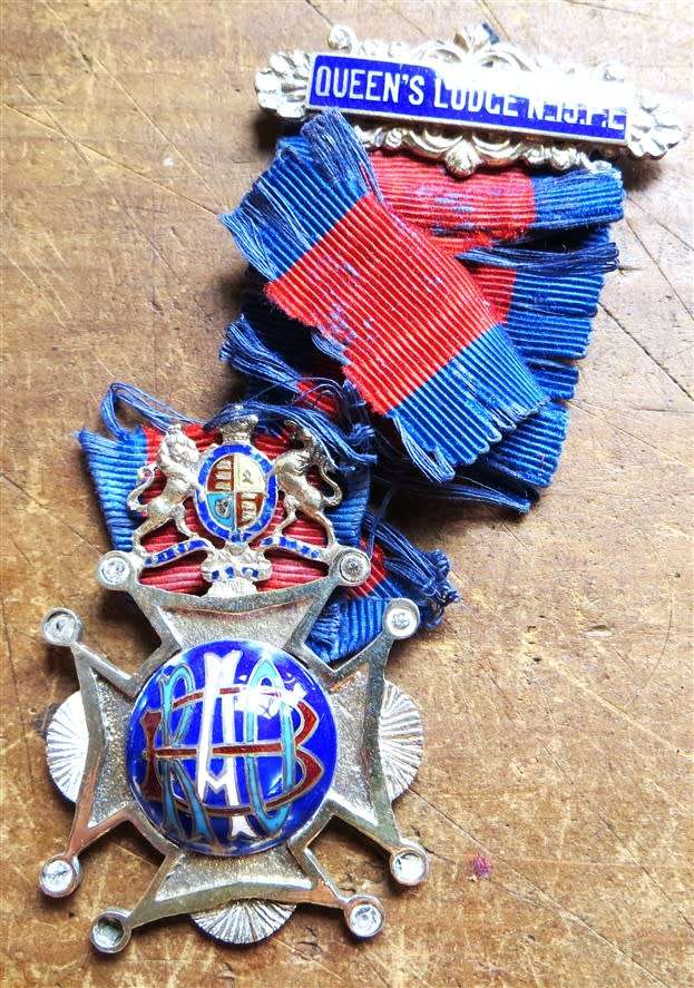 Silver Hallmarked Masonic Queens Lodge Jewel - Primo H.L Harpur 1912
