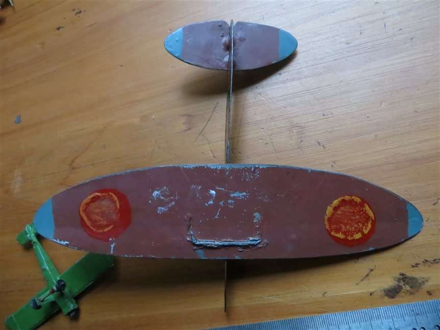 2 x  Metal Toy Airplanes + Rank Badge/Patch to show size - not included